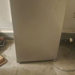 Refrigerator 3.5 Ft 
