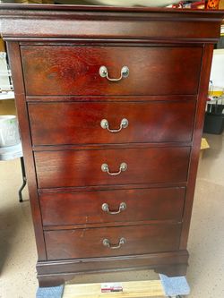 Chest of drawers