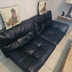 Black Futon