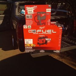 M18 Fuel, 6gal Vacuum, With Milwaukee Compact Debris Seperator