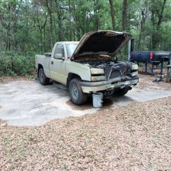 2005 Chevy 4x4 1500  Parting Out!!!!