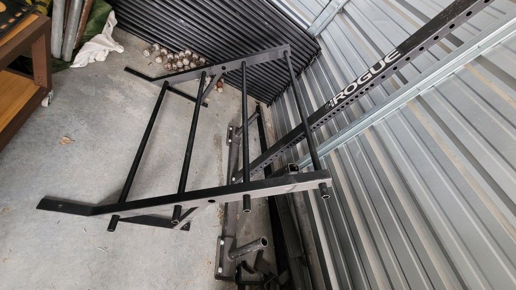 Pull-up Bar
ROGUE MONSTER LITE FLYING PULL-UP BAR