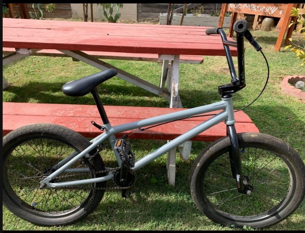 Harp Boulevard Bike