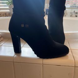 Black Suede 3 Inch Hill Women’s Boots Size 8