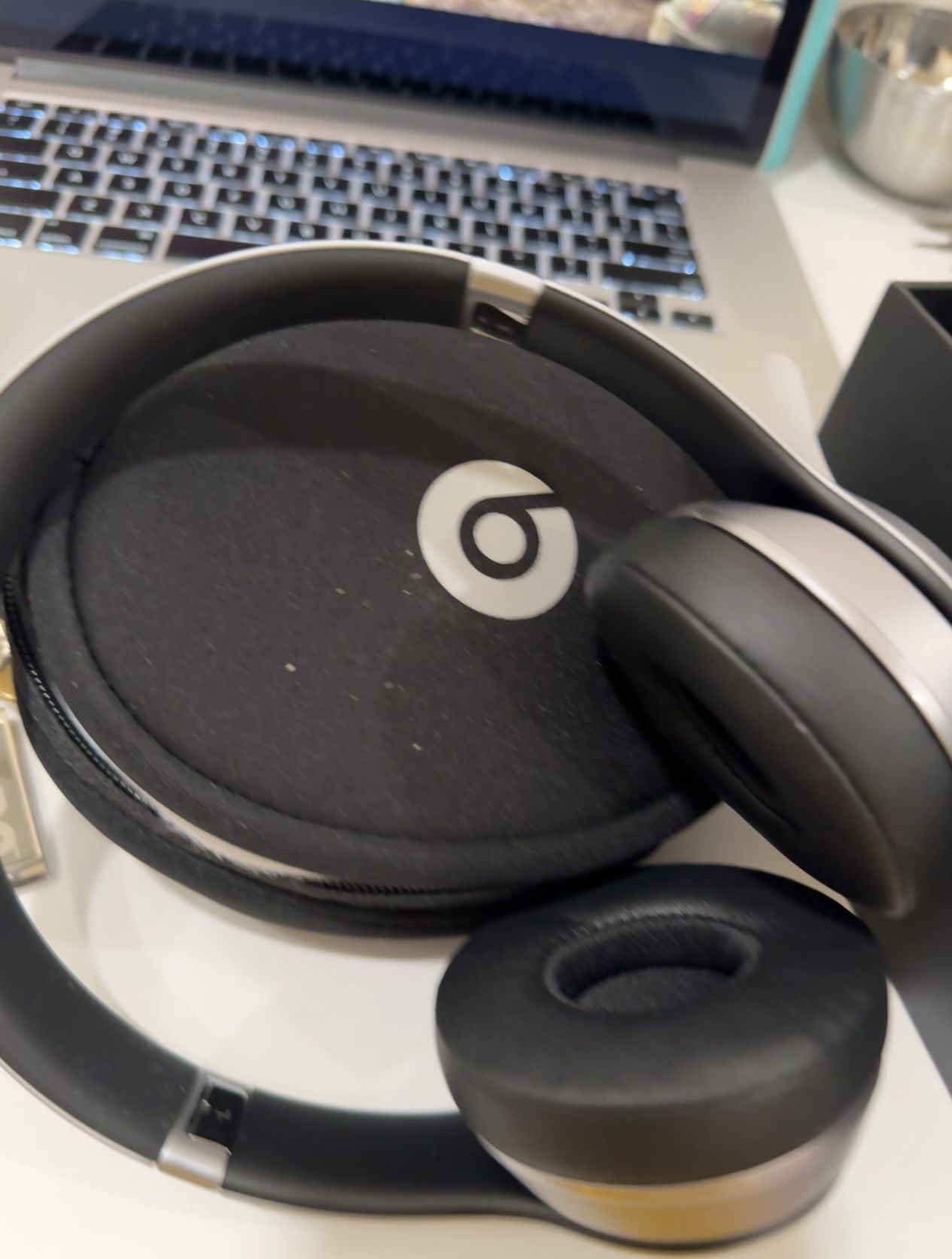 Beats solo2 Wireless (special Edition Space Grey).