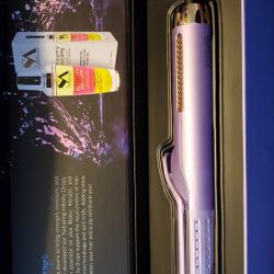 Straight Ahead - Infared Breeze Lavander Hair Straightener NEW NEVER USED