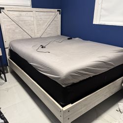 Bedframe, Vanity, 2 Side table bedroom set