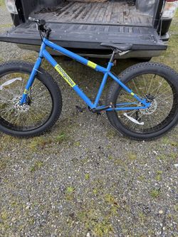 Mongoose fat tire bike