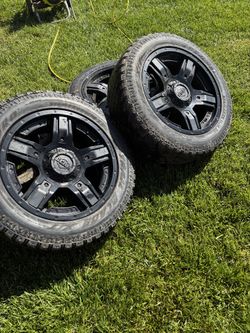 Set of wheels read description