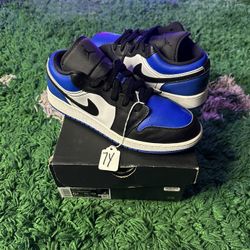 Jordan 1 Low Royal Toe