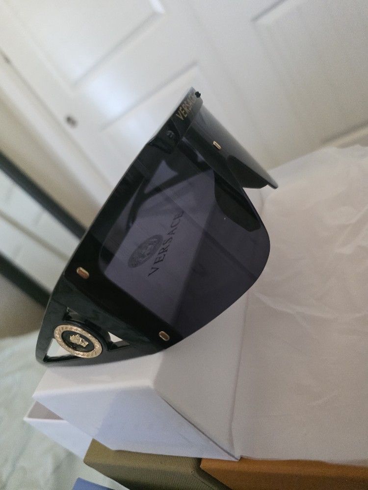 Luxury Style Shield Sunglasses β Black & Gold