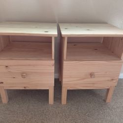 2 Nightstands
