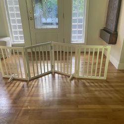 Freestanding Pet Gate - white 