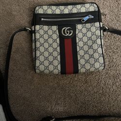 Gucci Ophidia Messenger Bag