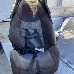 Car seat Expires 2025