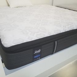 SEALY KING MATTRESS & BOX SPRINGS !!!
