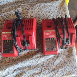 Cargadores Milwaukee