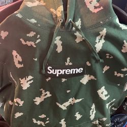 SUPREME BOX LOGO