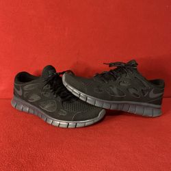 Nike Mens size 11 Free run + 2 Shoes All Black! 