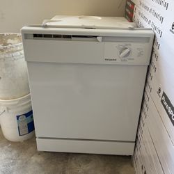 Hotpoint Dishwasher, White