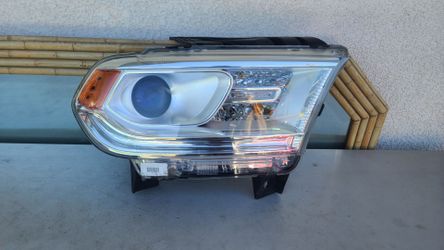 2014 - 2020 DODGE DURANGO RIGHT HEADLIGHT PASSENGER SIDE LED ACCENT PASSENGER SIDE GENUINE USED OEM.  DD3