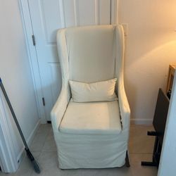 Decorative Cream Accent Chair – Elegant & Versatile