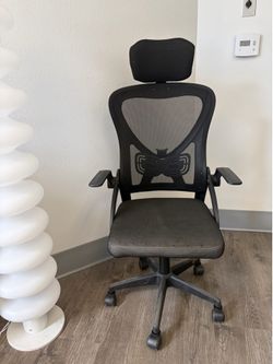 Brand New Ergonomic Mesh office Chair-$50