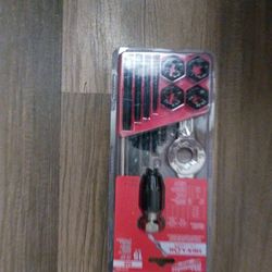 Milwaukee Hex-lok  Tap  And Die Set 