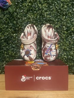Crocs Cocoa Puffs Classic Clog Kids Shoes Size C12 - Used With Box & Jibbitz