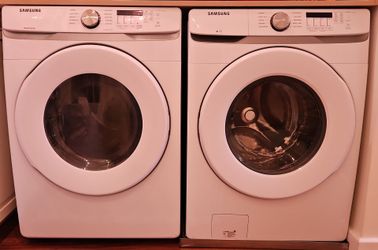 LIKE NEW! Samsung Stackable Electric Washer and Dryer