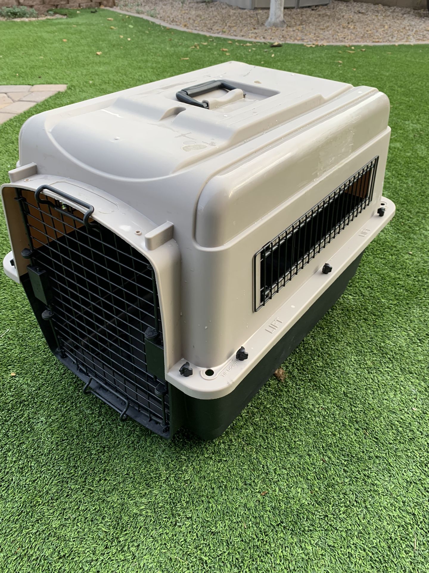 Medium Vari Dog Crate 