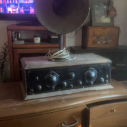 Old 1920s Receiver And Gooseneck Horn
