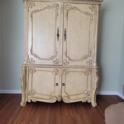French Provencial Armoire/Hutch