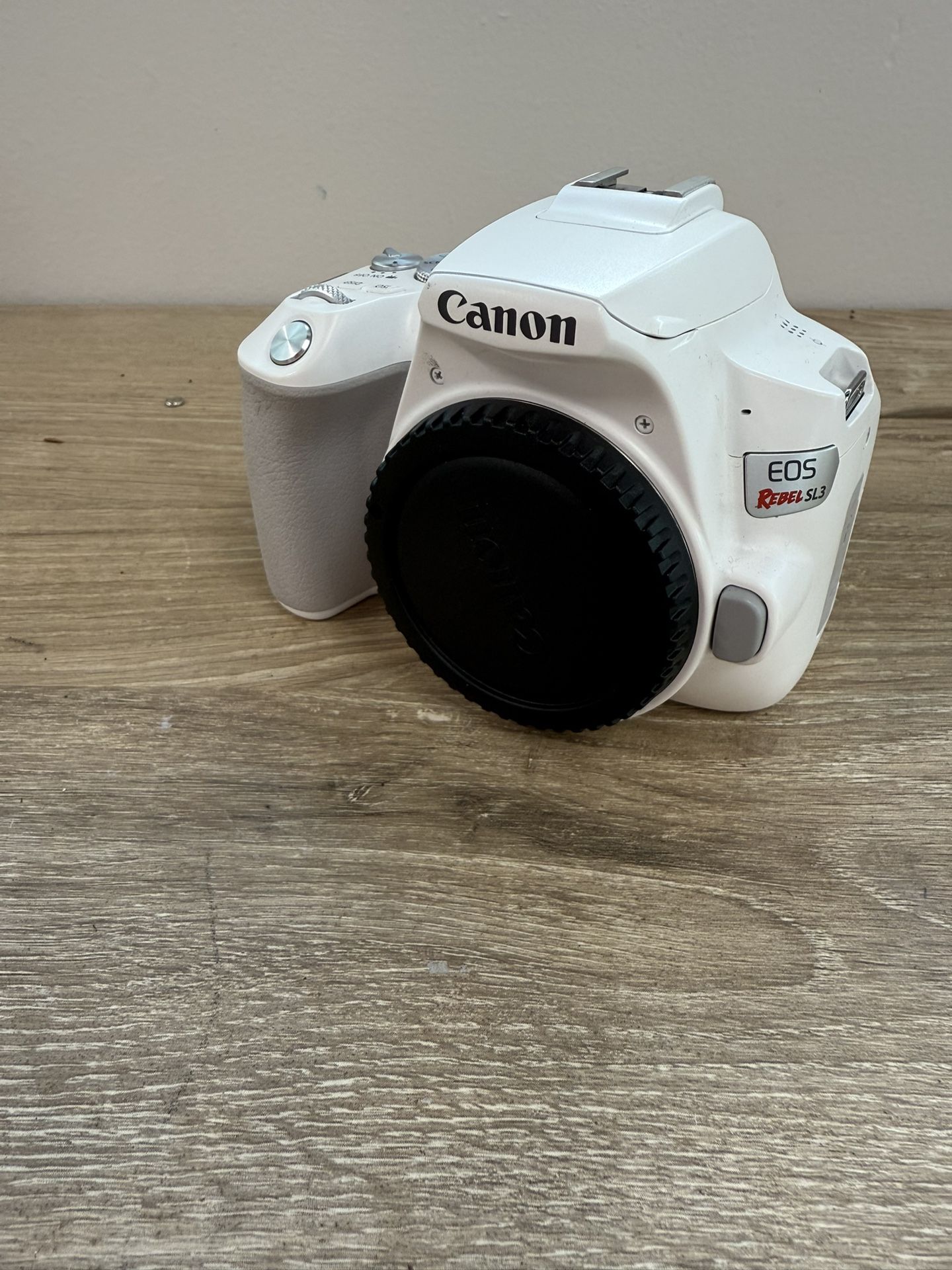 Canon Eos Rebel Sl3 In White!! Like New..