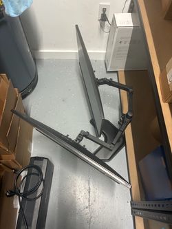 BENQU-2 monitors on stand