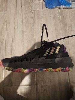 Adidas Dame 8