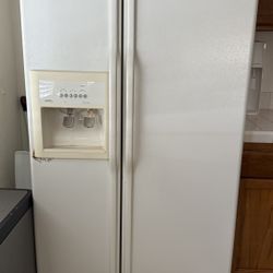 Kitchen Aid Superba Refrigerator. Works Perfectly