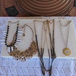 Necklaces Lot Of 4