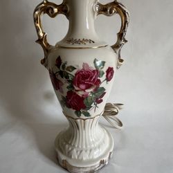 ANTIQUE VINTAGE WORRALL TABLE LAMP VICTORIAN Red ROSES Gold 1940’s Working Farmhouse