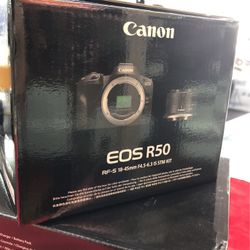 Canon EOS R50 Mirrorless Camera with 18-45mm Lens (Black)