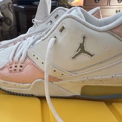 Tenis Jordan Size 4.5 