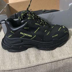 Balenciaga 