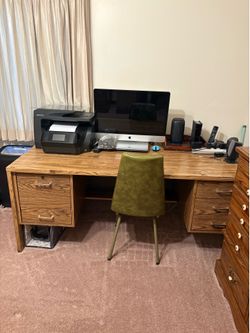 Large desk