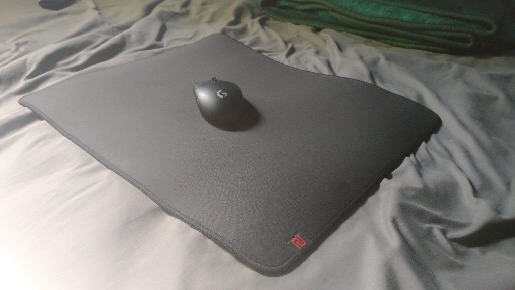 Zowie G-SR Mousepad.