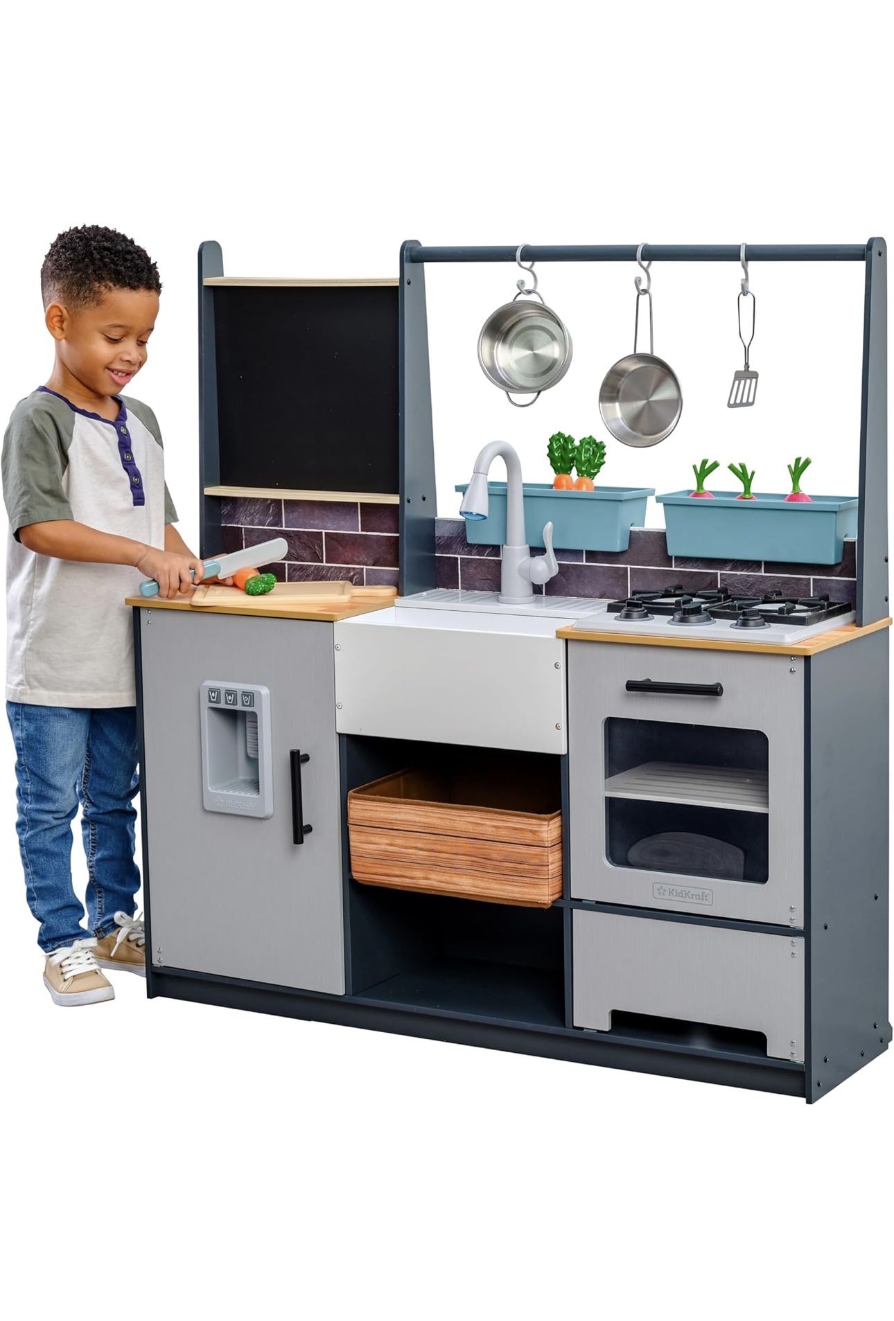 KidKraft Wooden Farm to Table Play Kitchen with Lights & Sounds, Ice Maker and 17 accessories