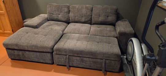 2pc sectional with 2 ottomans