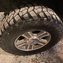 285/70/17 And Ford Stocks With Landspiders Muds