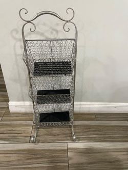Metal organizer