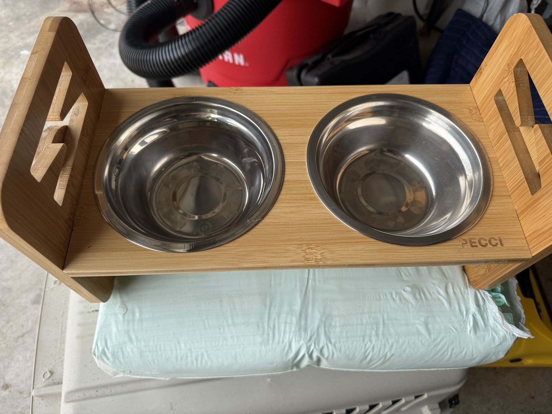 PECCI Elevated Pet Feeder