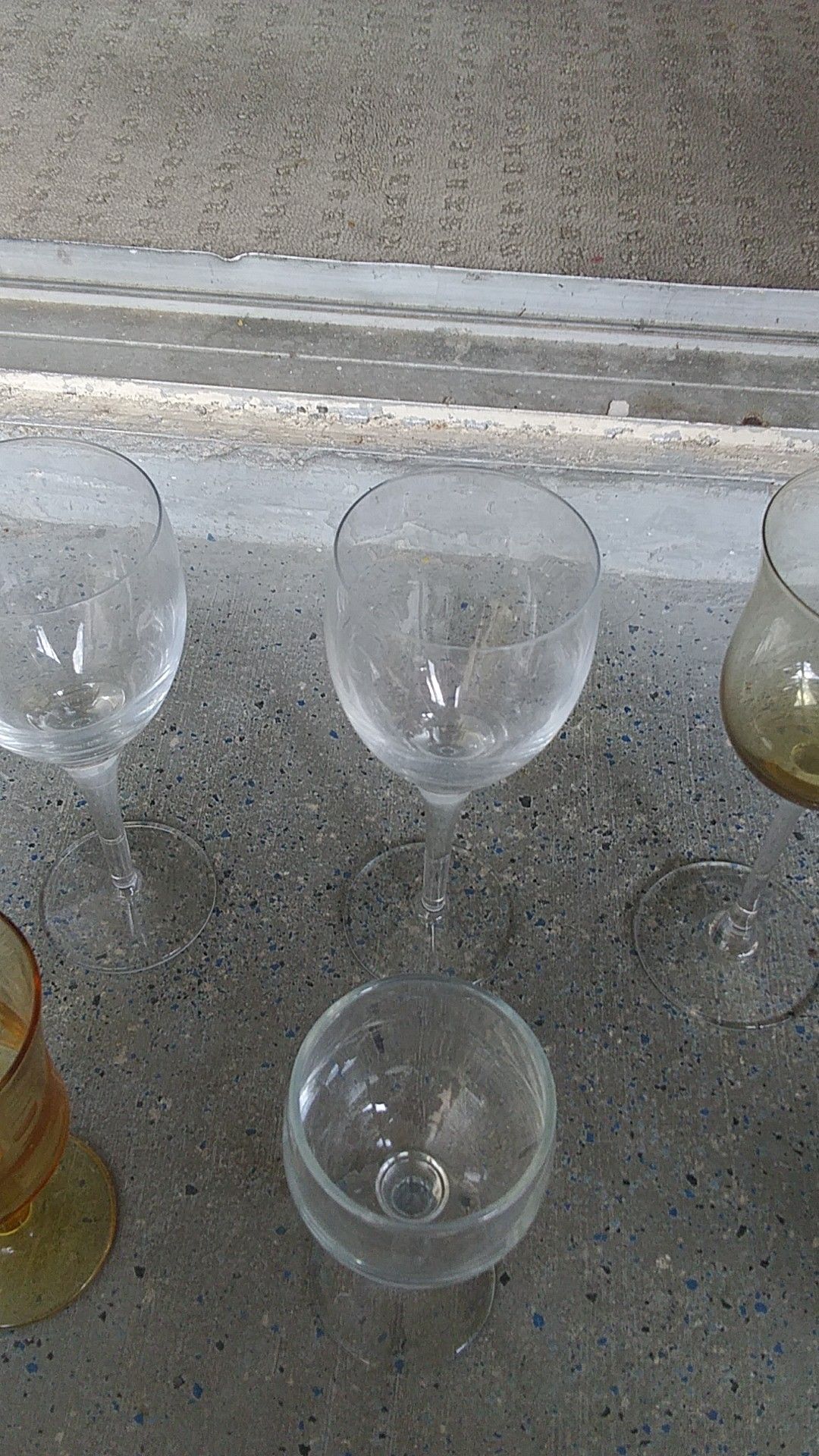 Vine glasses and cup with sosuure.